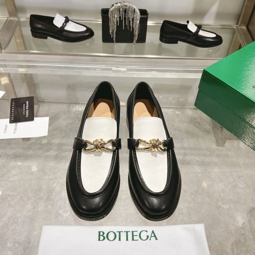 Bottega Veneta BV Woven Lace-up Flat Sole Shoes