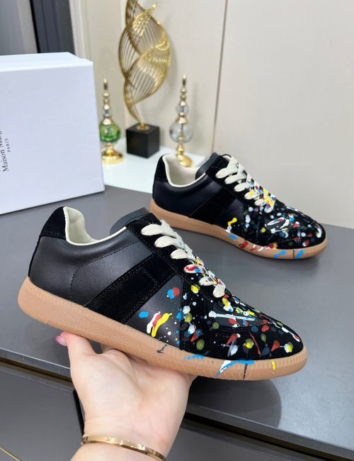 Maison Margiela MM6 Retro Graffiti Casual Sneakers