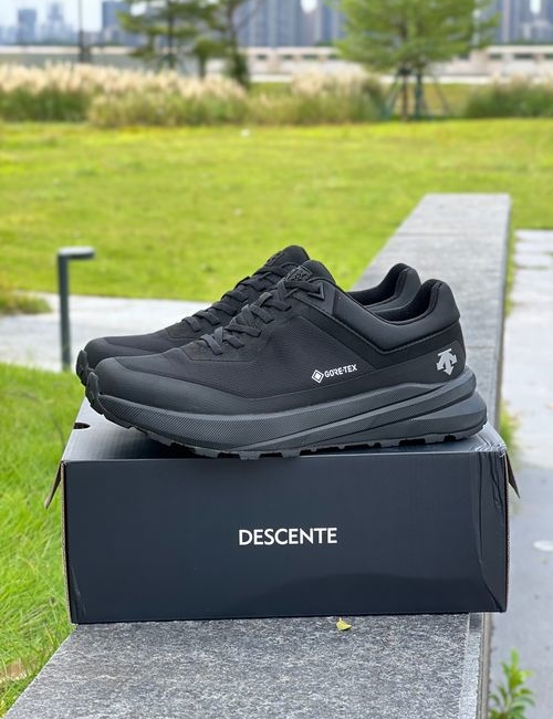 Descente Dualis GORE-TEX Waterproof Casual Shoes
