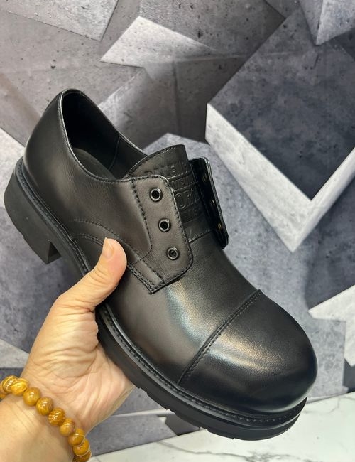 Balenciaga Trooper Round Toe Lace-Up Derby Shoes