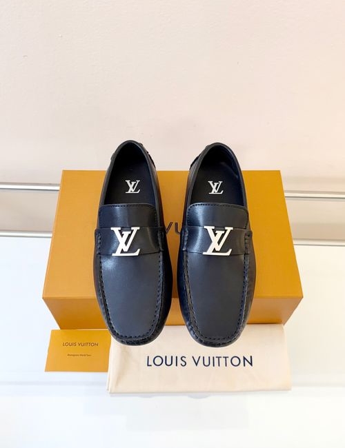 Louis Vuitton LV Moccasin Driving Shoes Classic Pattern Leather Upper