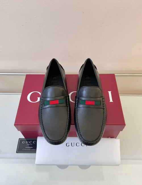 Gucci Cowhide Loafers With Interlocking G Details