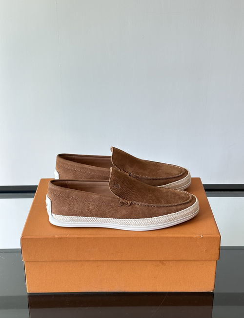 Tods Classic Loafers With Hand-Sewn Details And Leather Insole