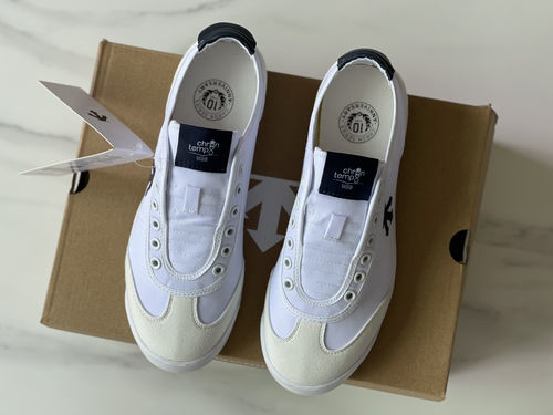 Descente Slip On Canvas Casual Shoes