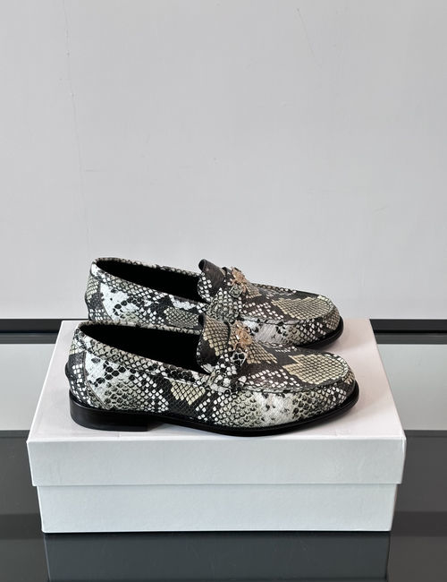 Versace Classic Business Dress Shoes With Cowhide Upper
