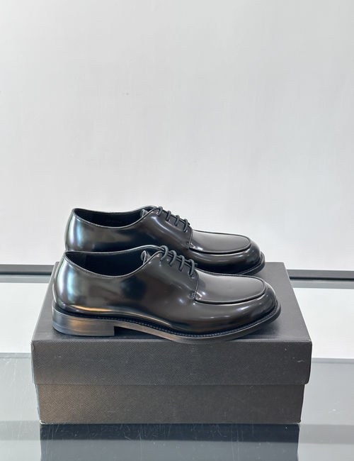 Prada Classic Lace-Up Leather Shoes With Round Toe