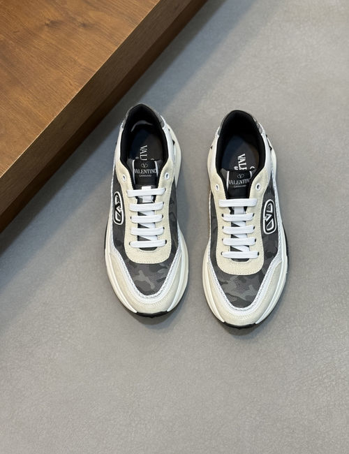 Valentino Sneakers With Rivet Sheepskin Upper