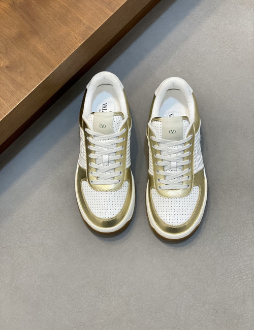 Valentino Sneakers With Rivet Design Calfskin Upper