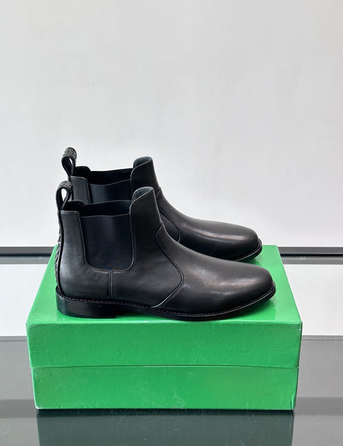 Bottega Veneta BV Chelsea Boots With Classic Toe Cap
