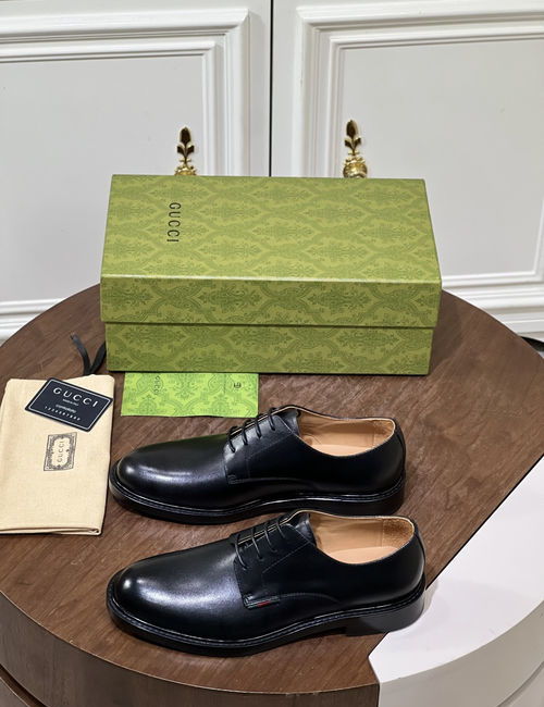 Gucci Horsebit Decor Leather Loafers