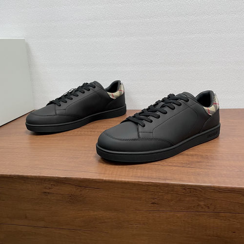 Burberry Matte Leather Set Sneakers With Check Trim
