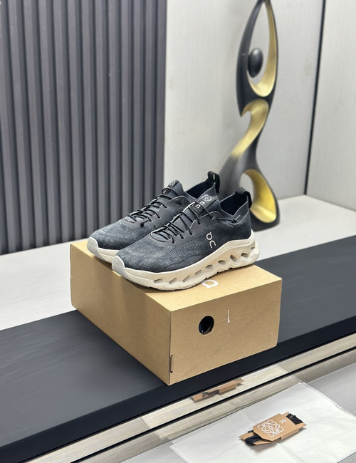Loewe Cloudsolo Lightweight Running Sneakers