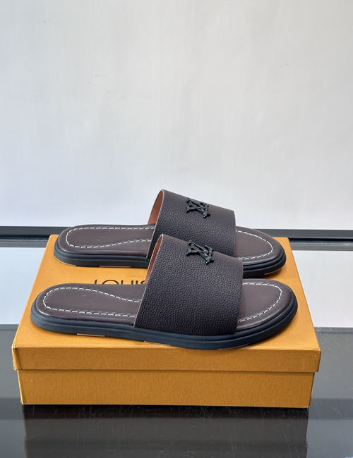 Louis Vuitton LV Flat Beach Slippers Simple Exquisite Elegant