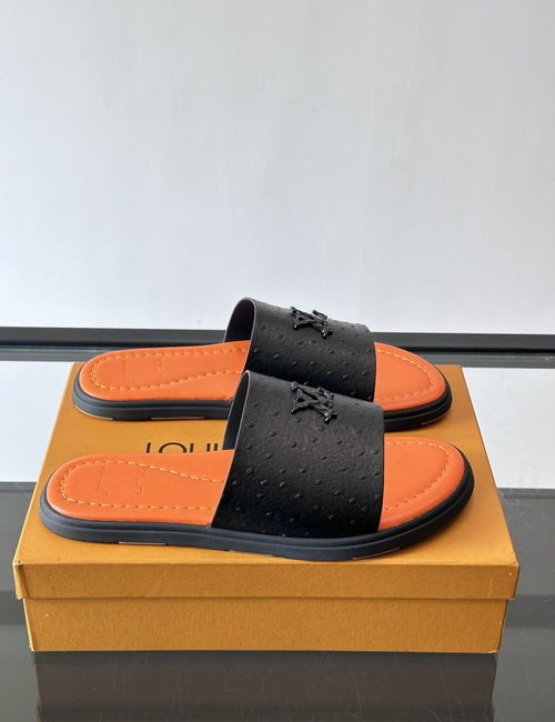 Louis Vuitton LV Flat Beach Slippers Simple Exquisite Elegant