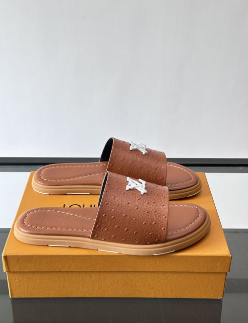 Louis Vuitton LV Flat Beach Slippers Simple Exquisite Elegant