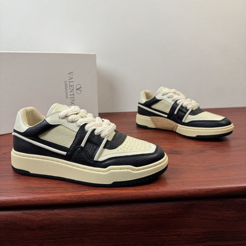 Valentino Grained Leather Low-top Sneakers
