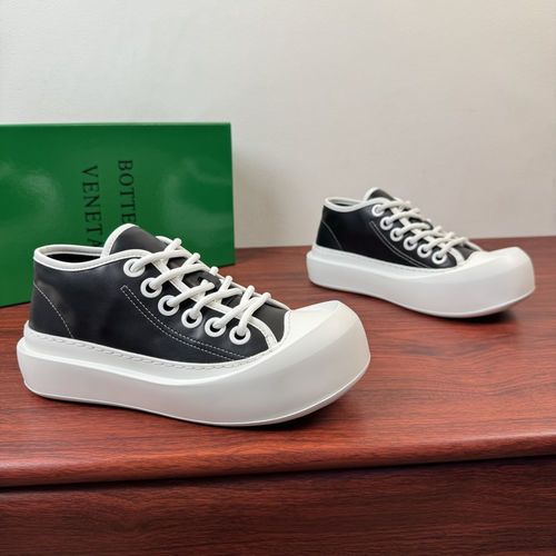 Bottega Veneta BV Chunky Leather Sneakers Black