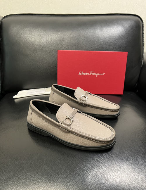 Ferragamo Cowhide Leather Comfortable Loafers