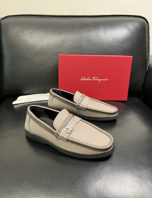Ferragamo Cowhide Leather Comfortable Loafers