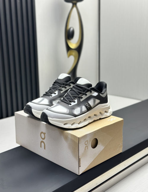 On Running Cloudtilt Lightweight Breathable Running Shoes