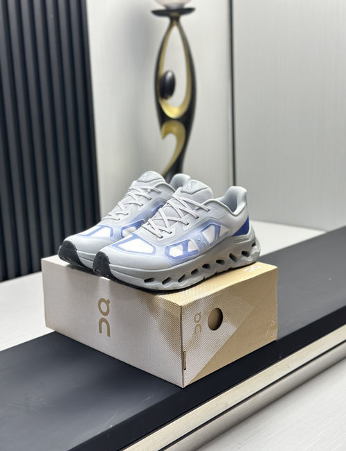 On Running Cloudtilt Lightweight Breathable Running Shoes