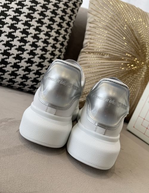 McQueen Classic Versatile Casual Sneakers