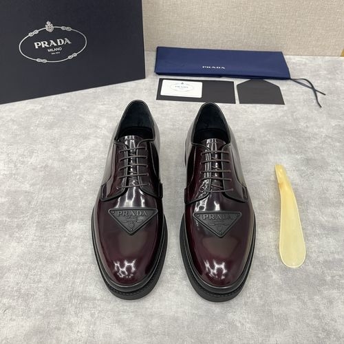 Prada Polished Leather Lace-Up Oxford Shoes