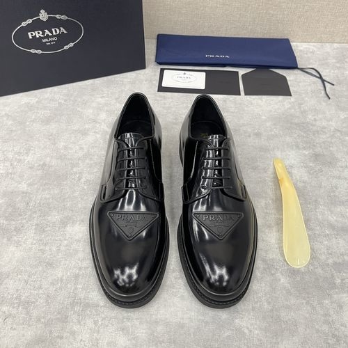 Prada Polished Leather Lace-Up Oxford Shoes