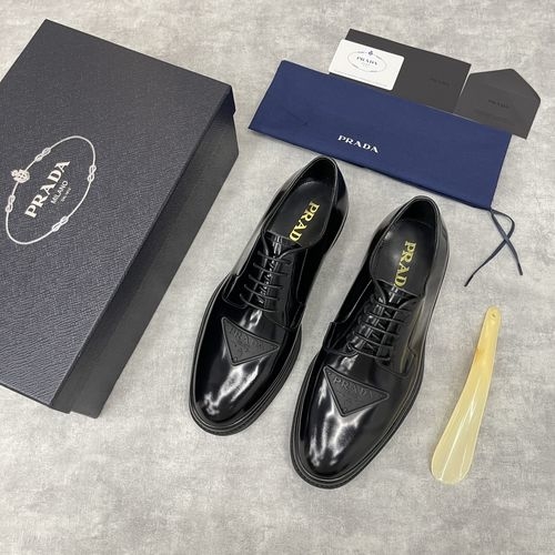 Prada Polished Leather Lace-Up Oxford Shoes