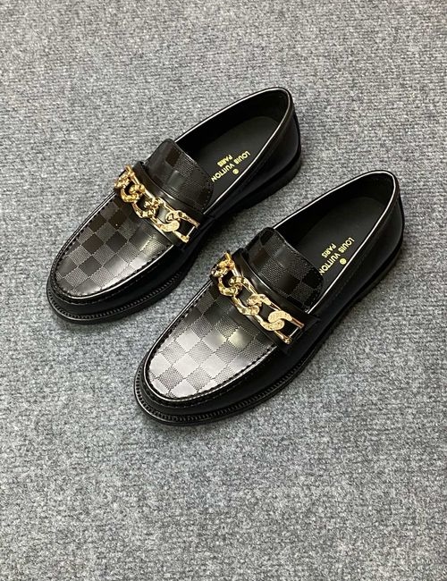 Louis Vuitton LV Chain Wrinkled Leather Shoes With Sole