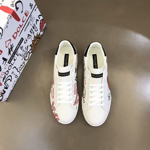 Dolce & Gabbana DG 5D Print Casual Leather Sneakers