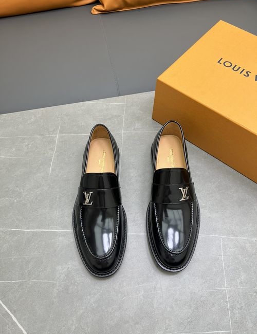 Louis Vuitton LV Premium Casual Leather Shoes Cowhide Upper