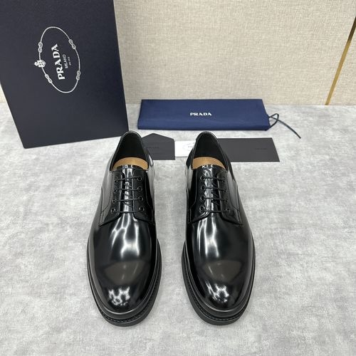 Prada Polished Leather Lace-Up Oxford Shoes