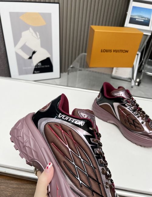 Louis Vuitton LV Discovery Lace UP Sneakers Chunky Shoes