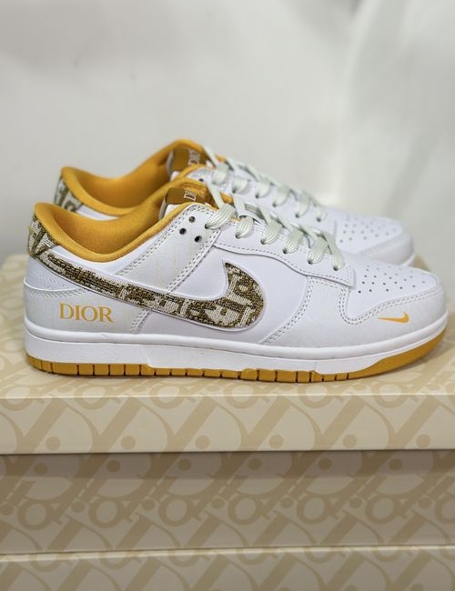 Nike Dunk Low LX Dragon Year Slip-Resistant Shoes