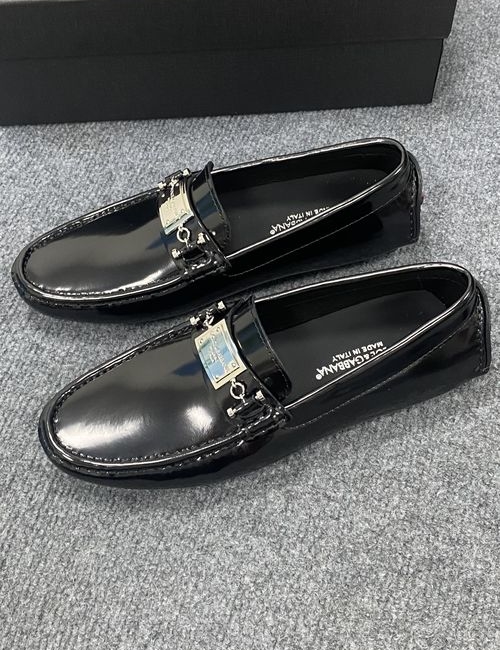 Dolce & Gabbana DG Leather Casual Loafers With Rubber Sole