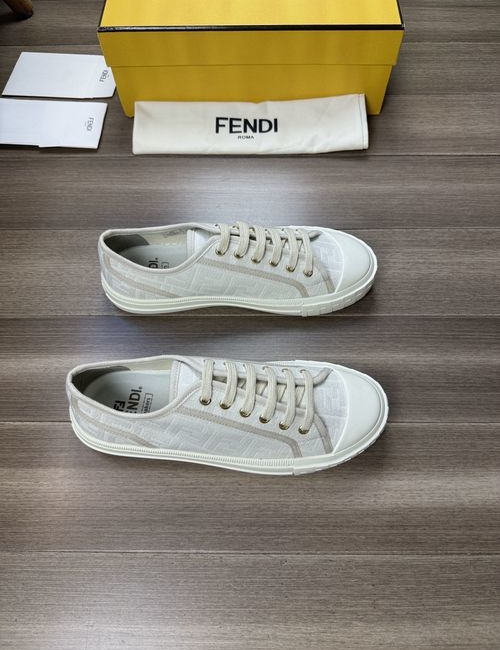 Fendi Couple s High-End Shoes, Exquisite Workmanship