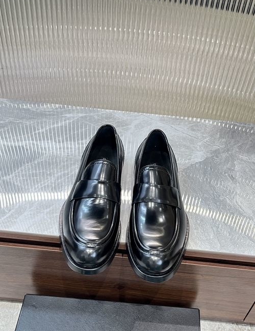 Dolce & Gabbana DG Polished Leather Loafers With Logo Sole