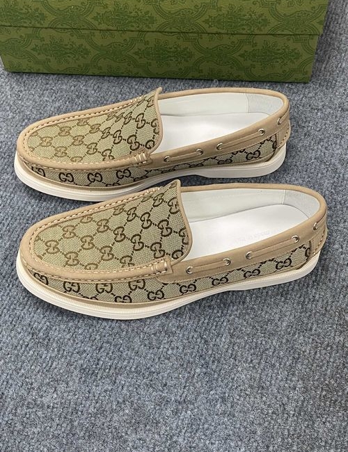 Gucci Latest Casual Shoes. Luxury Build. Deep Rubber Sole.