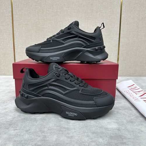 Valentino True Act Low-top Sneakers