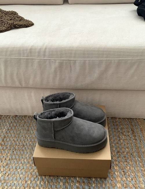 UGG Classic Short Boots With Thick Soles