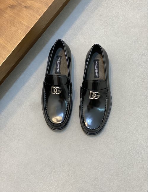 Dolce & Gabbana DG Leather Loafers With Metal Logo Accent