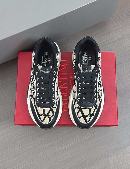 Valentino Calfskin Breathable Casual Sneakers