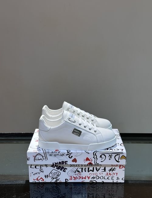 Dolce & Gabbana DG Luxury Leather Casual Sneakers With Hardware