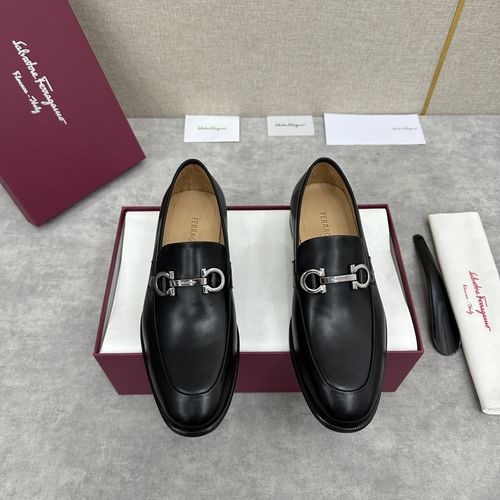 Ferragamo Gancini Buckle Moccasin Leather Loafers
