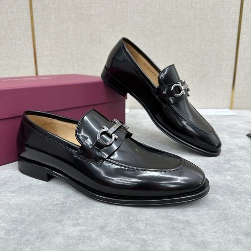 Ferragamo Gancini Buckle Moccasin Leather Loafers