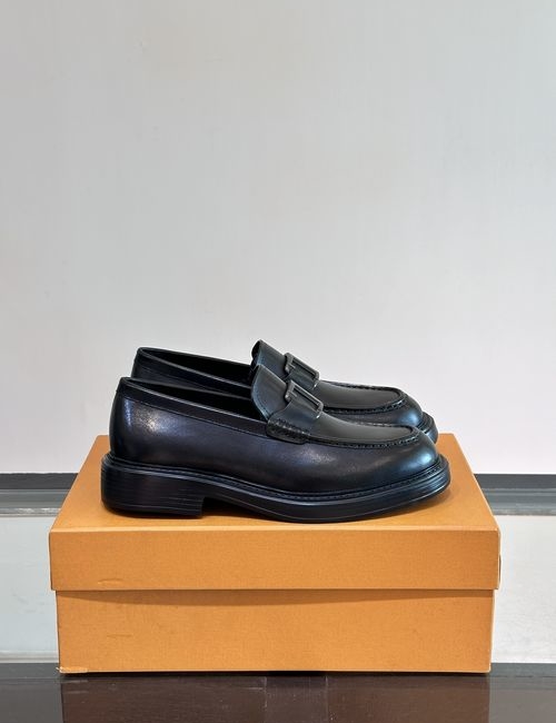 Tods Elegant Loafers With Hand-Stitched Design