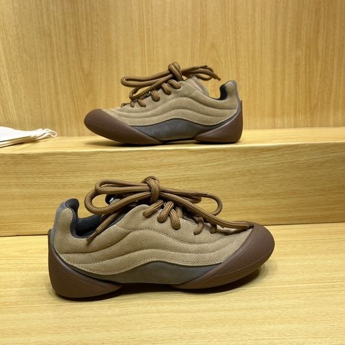 McQueen Matte Leather Casual Sneakers