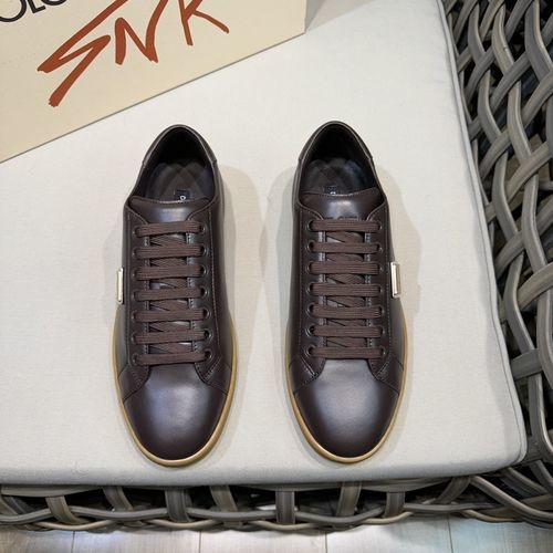 Dolce & Gabbana DG Leather Casual Sneakers With Rubber Sole