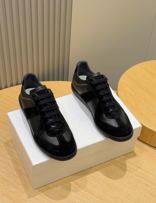 Maison Margiela MM6 MM6 Classic Leather Trainer Shoes